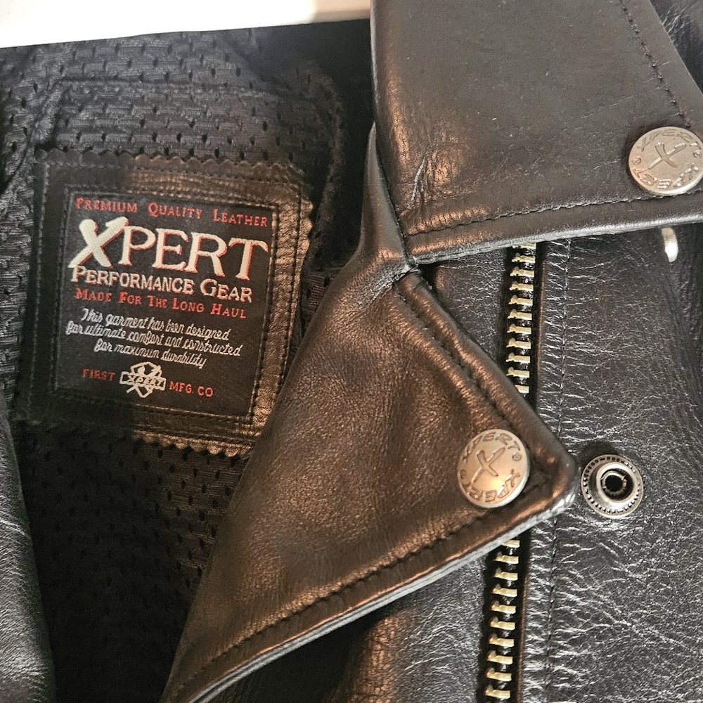 Leather jacket - Picture 5 of 7